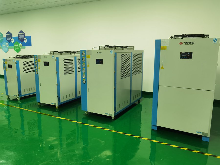 水冷螺桿機(jī) 水冷螺桿機(jī)